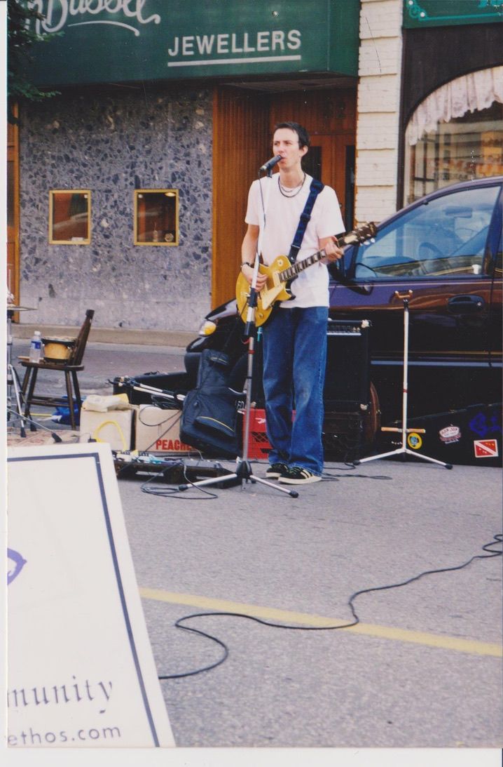 Shoegazer days — Les Paul Gold Top on Front Street